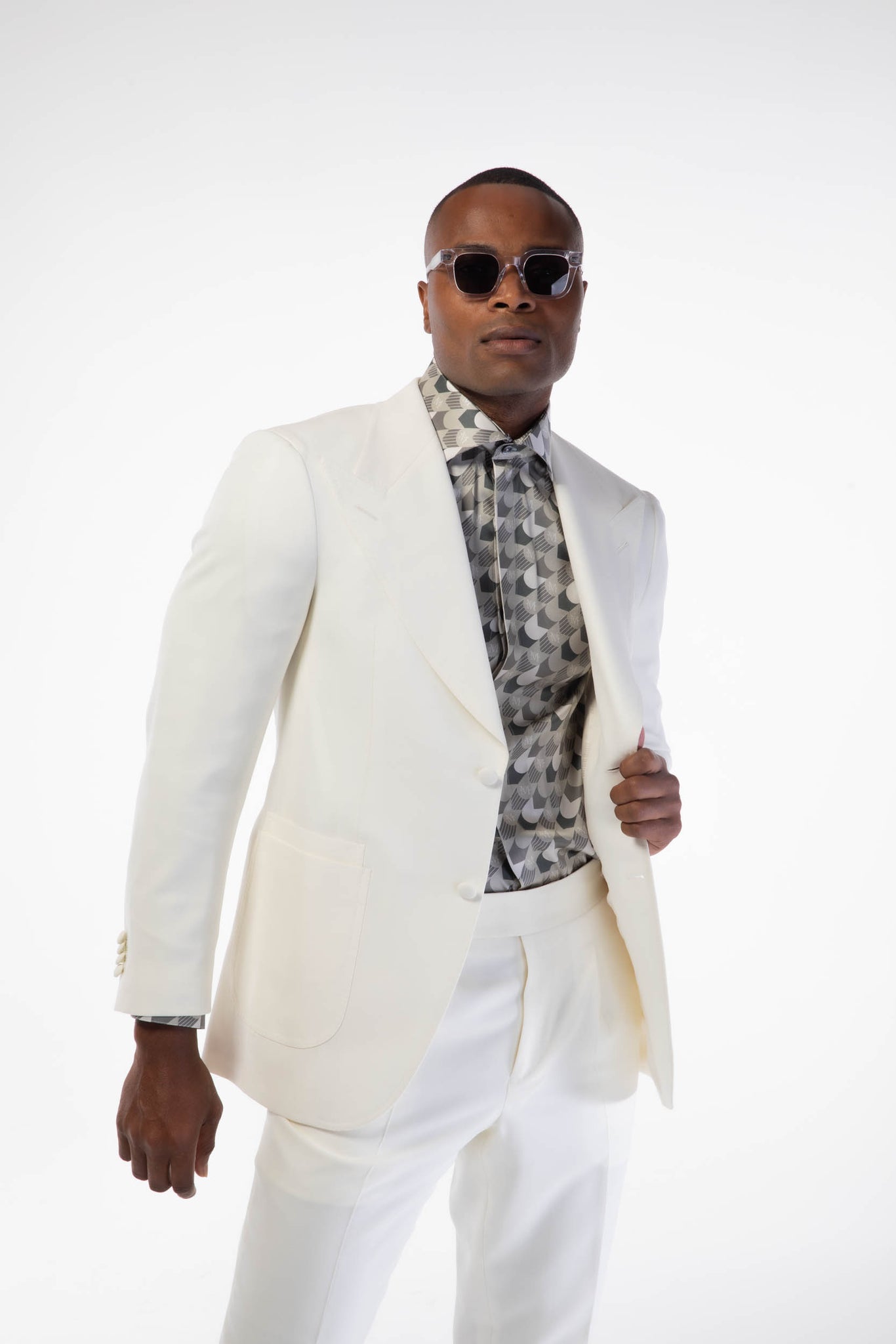 OFF WHITE SIGNATURE TWO PIECE SUIT – DEJONMARQUIS.COM OFF WHITE SIGNATURE TWO PIECE SUIT – DEJONMARQUIS.COM