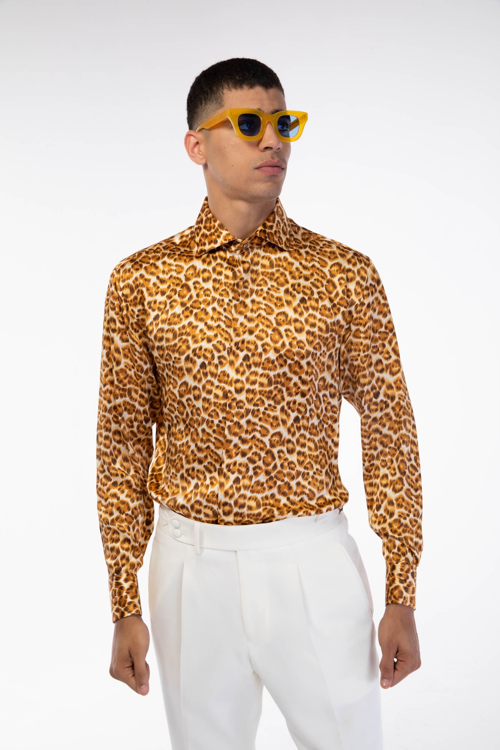 Louis Vuitton Neutral leopard print top - size L Silk ref.986437 - Joli  Closet